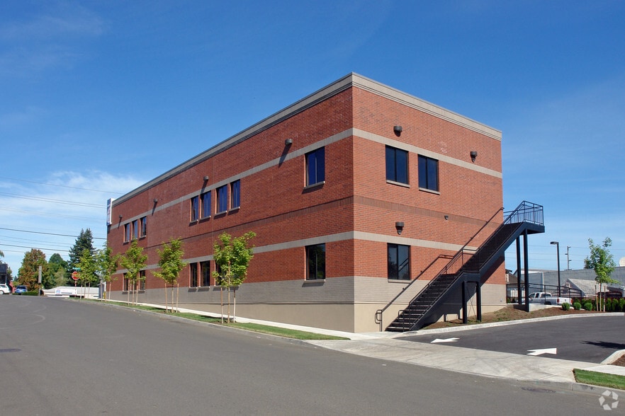 9975 SW Frewing St, Tigard, OR for lease - Primary Photo - Image 2 of 10