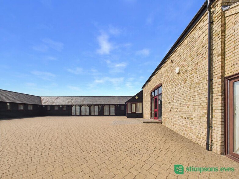 Luton Rd, Toddington à louer - Photo du bâtiment - Image 2 de 3