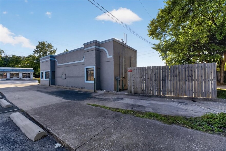 541 W Dixie Ave, Elizabethtown, KY for sale - Primary Photo - Image 1 of 26