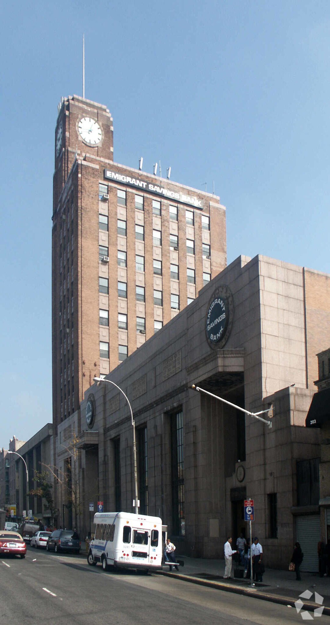 2530 Grand Concourse, Bronx, NY for lease Primary Photo- Image 1 of 4