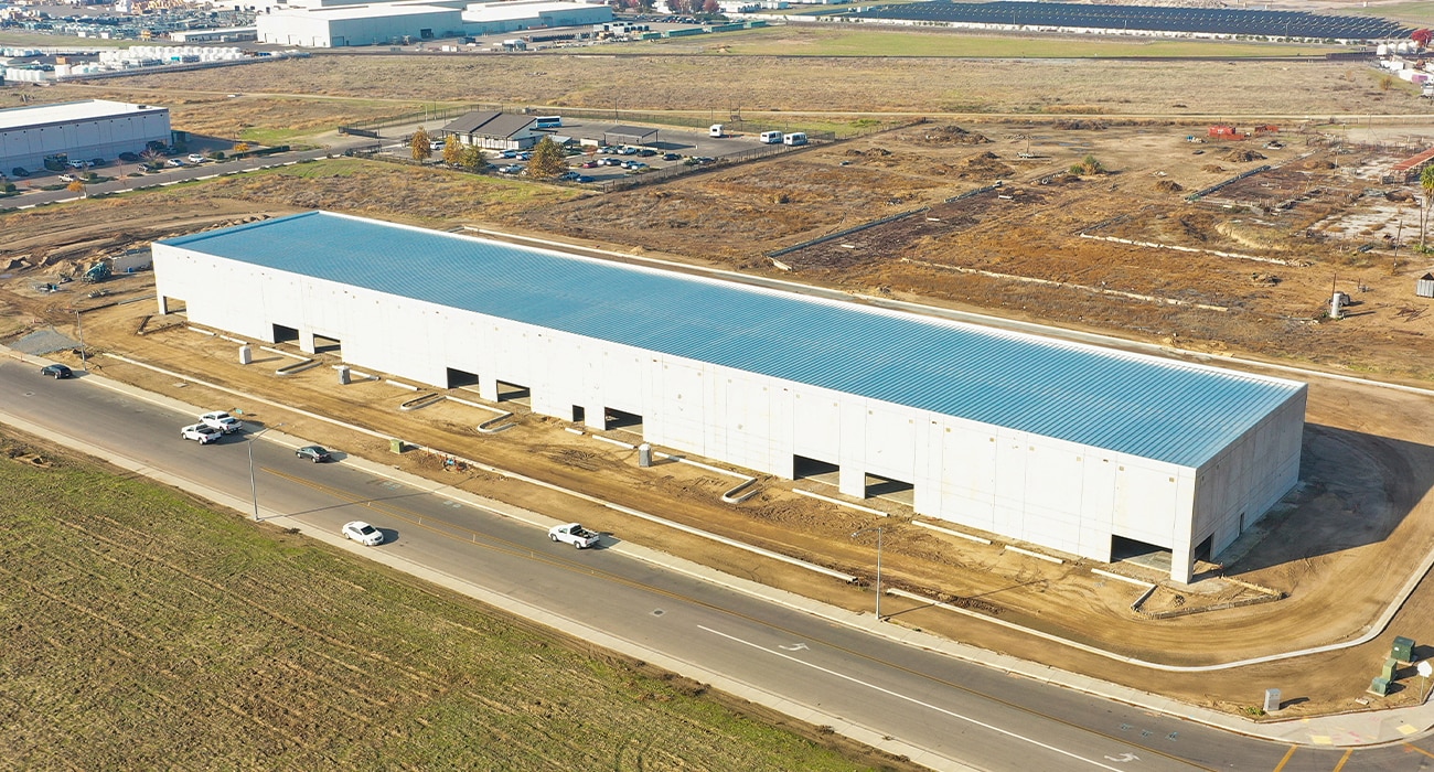 1960 Independence Dr, Madera, CA for lease Building Photo- Image 1 of 2