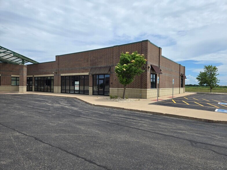 380 Eagle Dr, Rochelle, IL à louer - Photo du bâtiment - Image 2 de 3