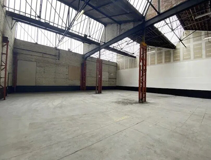 Avenue De La Redoute, Villeneuve-la-Garenne for lease Interior Photo- Image 1 of 3