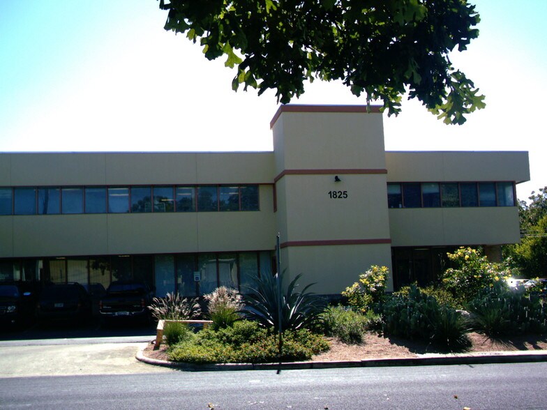 1825 38th 1/2 St, Austin, TX à louer - Photo du bâtiment - Image 2 de 3