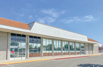 12431-12491 Valley View St, Garden Grove, CA à louer Photo du bâtiment- Image 1 de 1