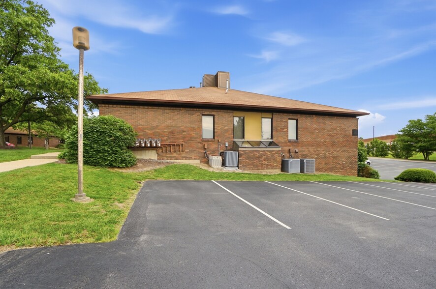 4753-4759 Cornell Rd, Blue Ash, OH for sale - Building Photo - Image 2 of 36
