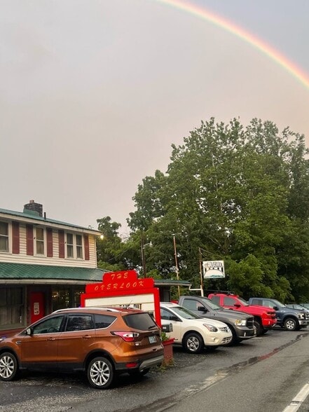 4285 N Delaware Dr, Mount Bethel, PA for sale - Building Photo - Image 3 of 7