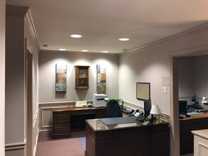 4 Terry Dr, Newtown, PA for lease Building Photo- Image 1 of 9