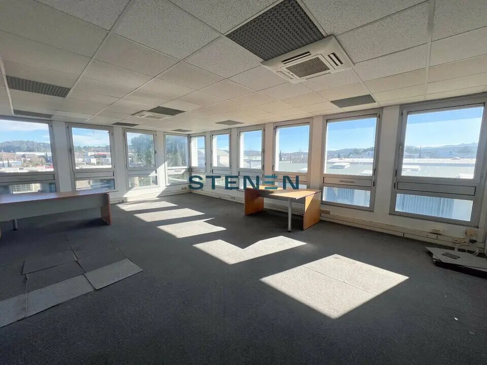 Office in Aix-en-Provence for lease Interior Photo- Image 1 of 4
