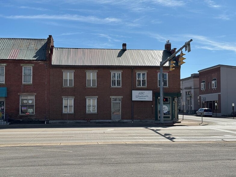 122 N Market St, Waverly, OH for sale - Building Photo - Image 1 of 36