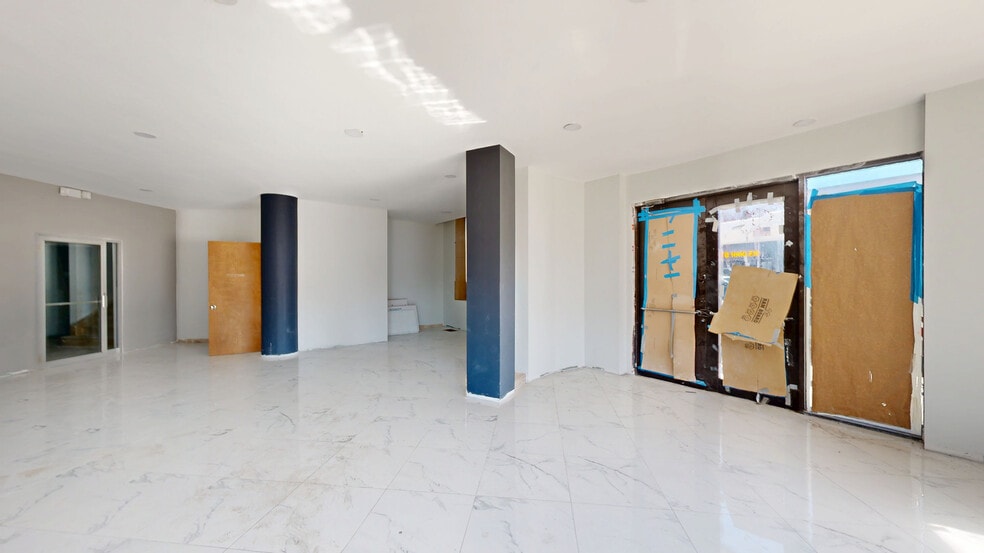 4192 S Archer Ave, Chicago, IL for sale - Matterport 3D Scan - Image 3 of 25