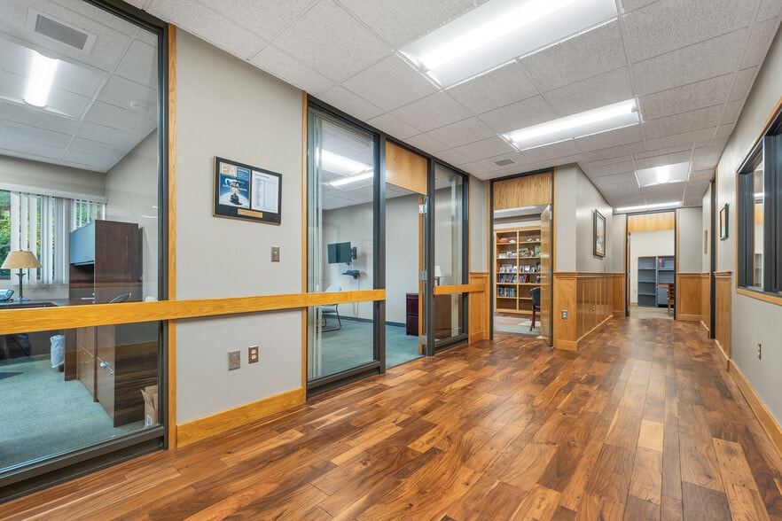 231a Sutton Street, North Andover, MA for sale - Building Photo - Image 3 of 56