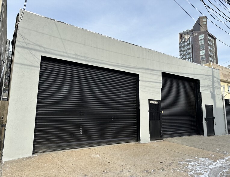 31-54 12th St, Long Island City, NY for lease - Building Photo - Image 1 of 6