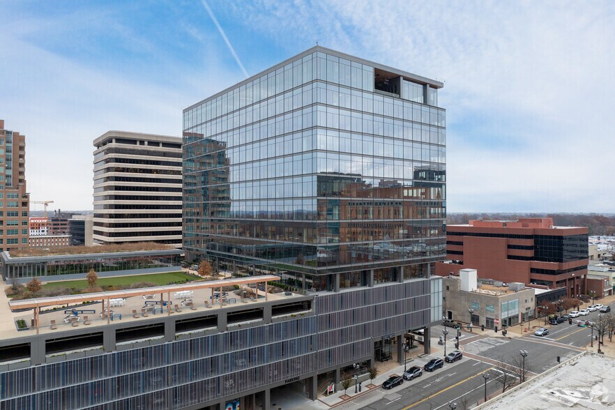 8001 Forsyth Blvd, Saint Louis, MO à louer - Photo du bâtiment - Image 2 de 18