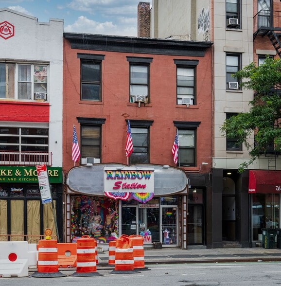 203 8th Ave, New York, NY for sale - Building Photo - Image 2 of 2