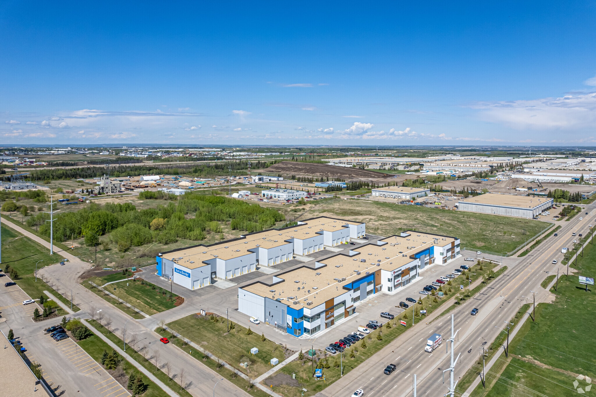 Element Business Ctr, Edmonton, AB for sale Primary Photo- Image 1 of 8