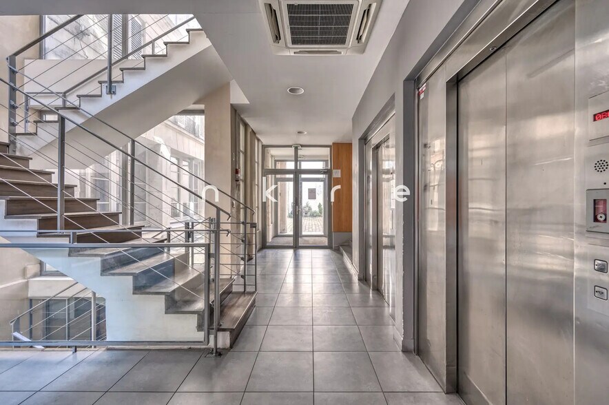 Bureau dans Paris à vendre - Photo du bâtiment - Image 3 de 15