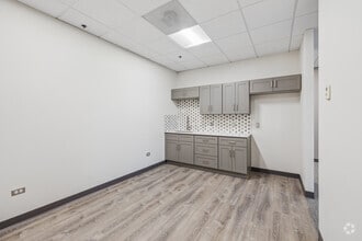 3151 S Vaughn Way, Aurora, CO à louer Photo intérieure- Image 2 de 3
