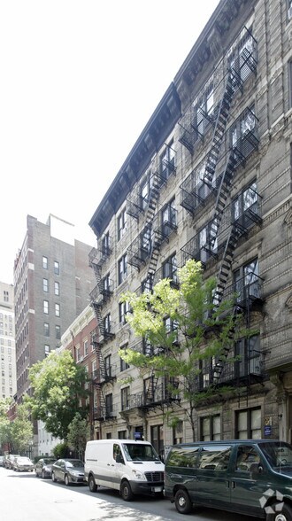 236 W 15th St, New York, NY à louer - Photo du bâtiment - Image 2 de 3
