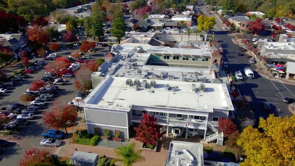 321 Hartz Ave, Danville, CA à louer - Vidéo sur l’inscription commerciale - Image 2 de 42
