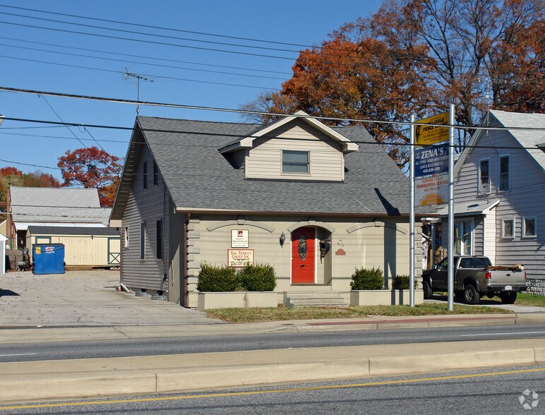 820 Eastern Blvd, Essex, MD for sale - Building Photo - Image 3 of 6