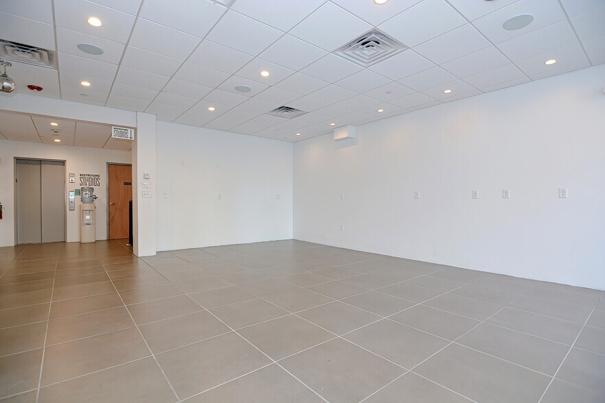 24-28 High St, Medford, MA for lease - Interior Photo - Image 3 of 17