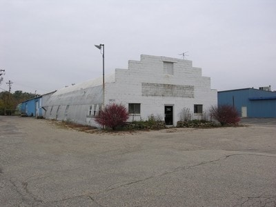 837 N Parker Dr, Janesville, WI for lease - Building Photo - Image 2 of 7
