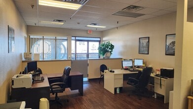 3231 N Decatur Blvd, Las Vegas, NV à louer Photo intérieure- Image 2 de 3