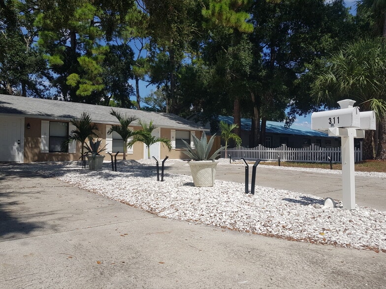 311 58th Ave E, Bradenton, FL à vendre - Photo principale - Image 1 de 100
