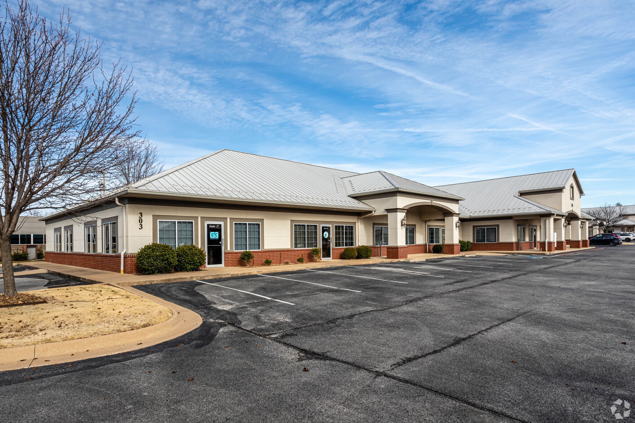 303 SW 18th St, Bentonville, AR for lease Primary Photo- Image 1 of 9