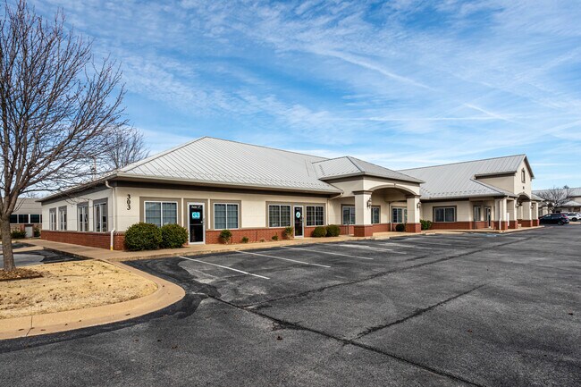 More details for 303 SW 18th St, Bentonville, AR - Office for Lease
