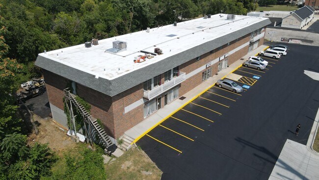 Plus de détails pour 7540 Leavenworth Rd, Kansas City, KS - Bureau, Bureau/Commerce de détail à louer