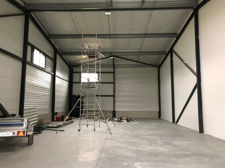 Industrial in Bezons for lease - Interior Photo - Image 3 of 3