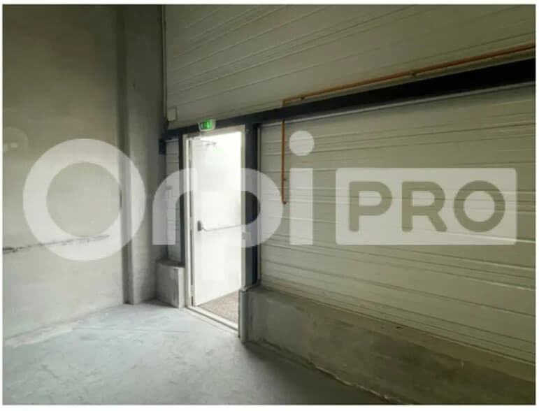 Flex in Saint-Quentin-Fallavier for lease - Interior Photo - Image 3 of 8