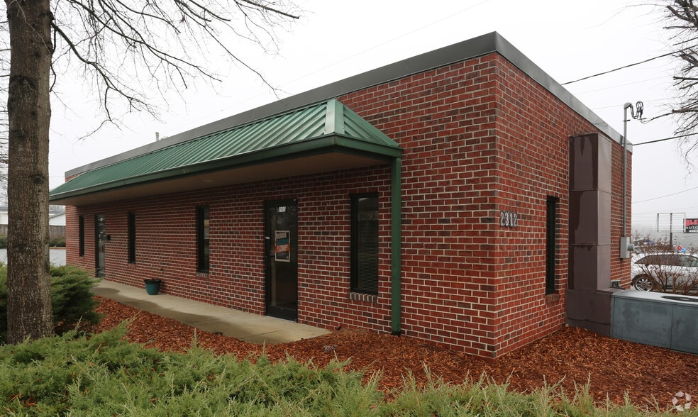 2312 S Main St, High Point, NC for lease - Building Photo - Image 3 of 5