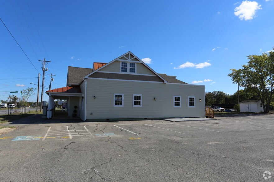 4560 Crain Hwy, White Plains, MD for lease - Building Photo - Image 2 of 7