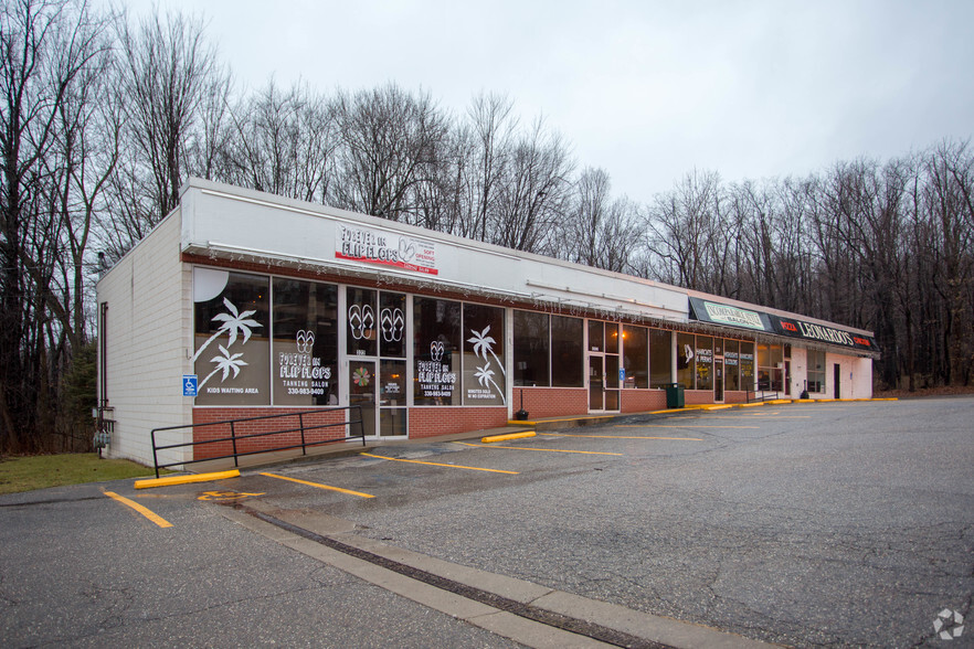 322-332 Darrow Rd, Akron, OH à louer - Photo principale - Image 1 de 4