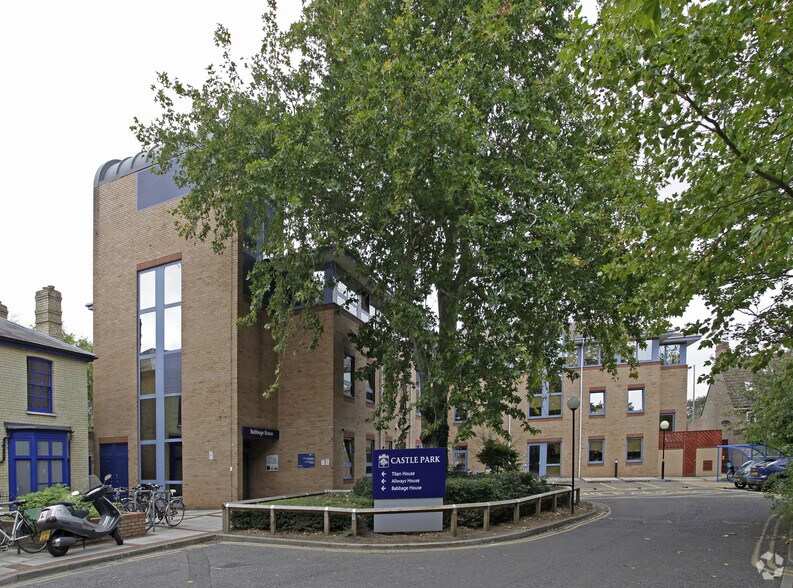 Castle St, Cambridge à louer - Photo du bâtiment - Image 2 de 22