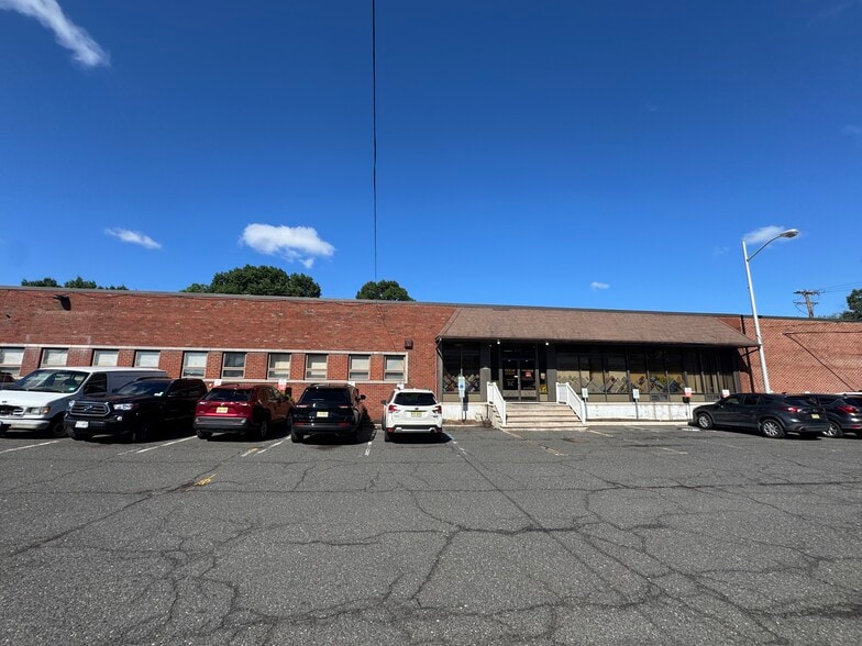 435 N Midland Ave, Saddle Brook, NJ for lease - Building Photo - Image 3 of 6