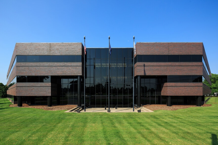 9100 Shelbyville Rd, Louisville, KY for lease - Building Photo - Image 1 of 23