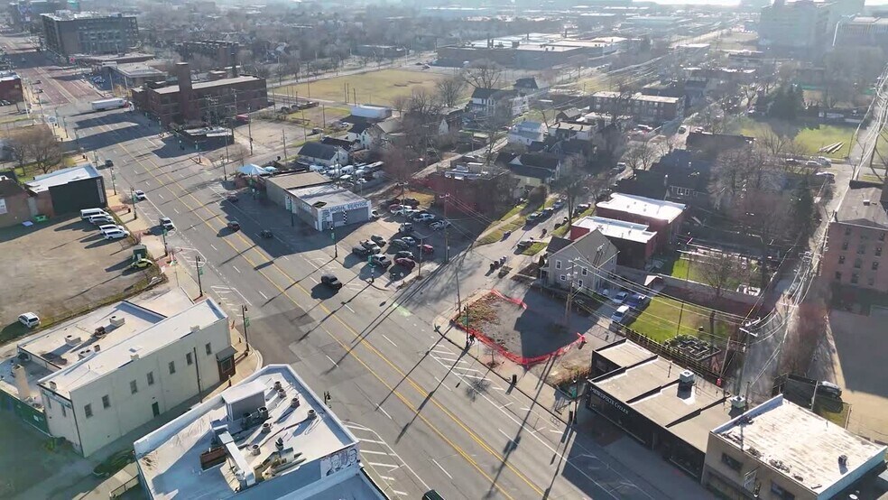 2101-2105 Michigan Ave, Detroit, MI à vendre - Vidéo sur l’inscription commerciale - Image 2 de 10