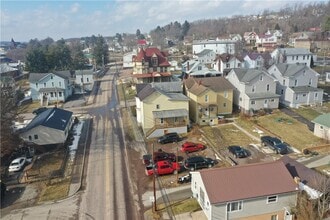 300 Meyers Ave, Meyersdale, PA - Aérien Vue de la carte