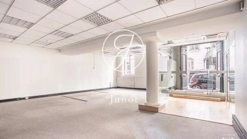 Office in Paris for lease - Interior Photo - Image 3 of 22