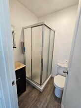 2952 Honolulu Ave, Glendale, CA for lease Interior Photo- Image 2 of 3