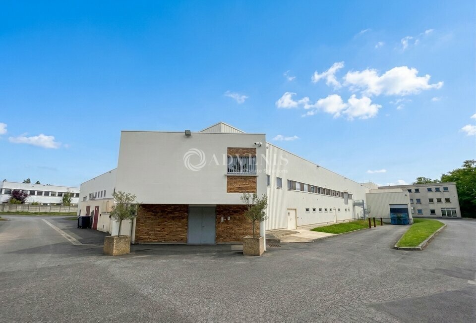 Flex dans Neuilly-sur-Marne à louer Photo du bâtiment- Image 1 de 7