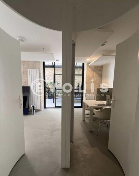 Office in Bordeaux for sale - Interior Photo - Image 3 of 11
