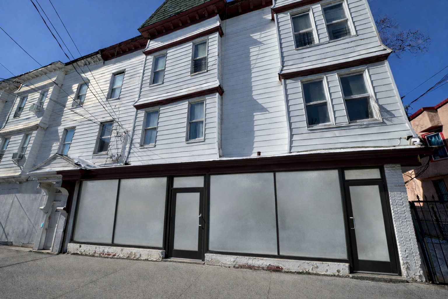3927 Barnes Ave, Bronx, NY for lease Primary Photo- Image 1 of 2