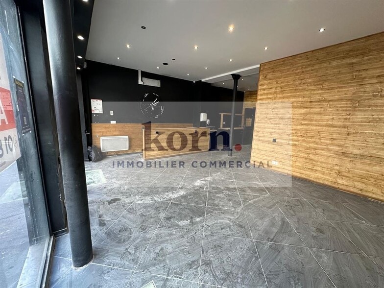 Retail in Paris for lease - Interior Photo - Image 2 of 10