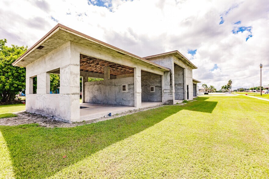555 NW 16th St, Belle Glade, FL à vendre - Photo du bâtiment - Image 3 de 11