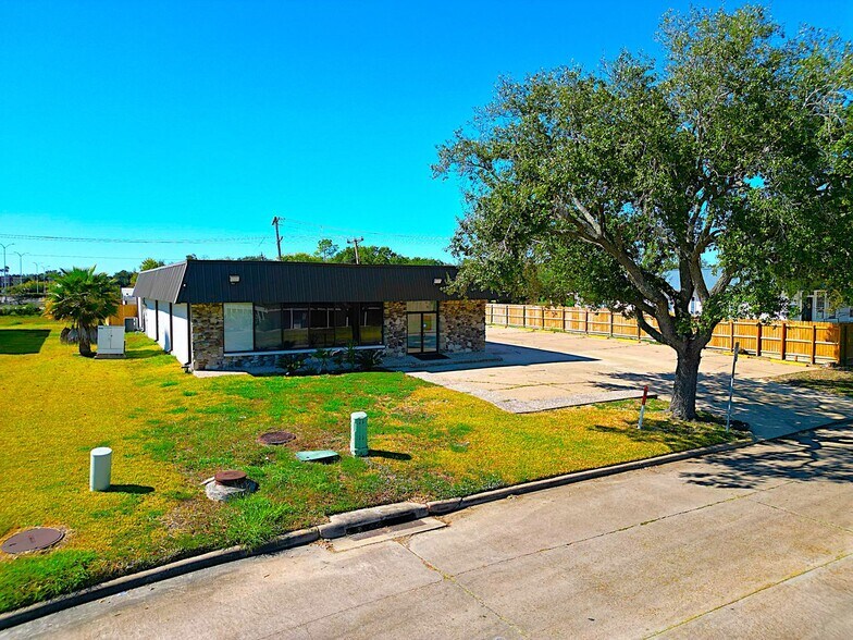 16628 Sea Lark Rd, Houston, TX à louer - Photo du bâtiment - Image 2 de 6